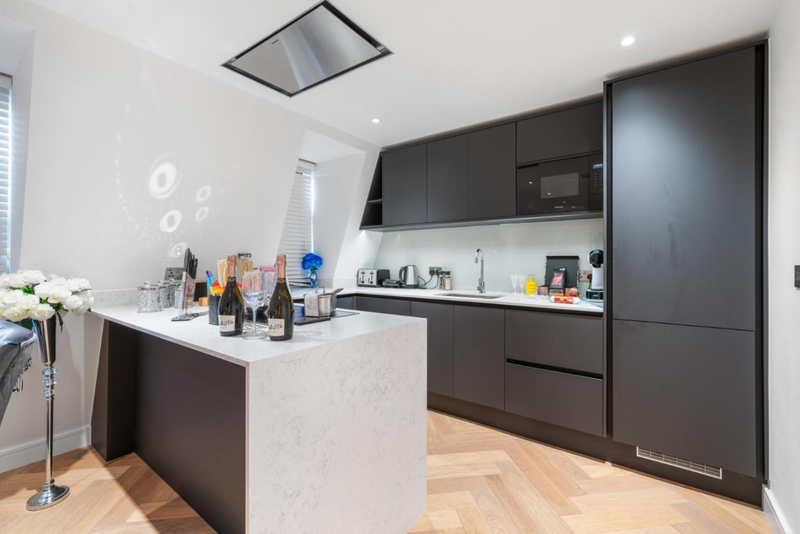 Stunning 1-Bedroom Penthouse In Marble Arch 72 London Luaran gambar